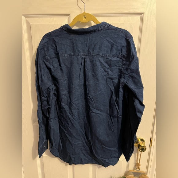 Old Navy denim shirt nwt size xl - Picture 2 of 3